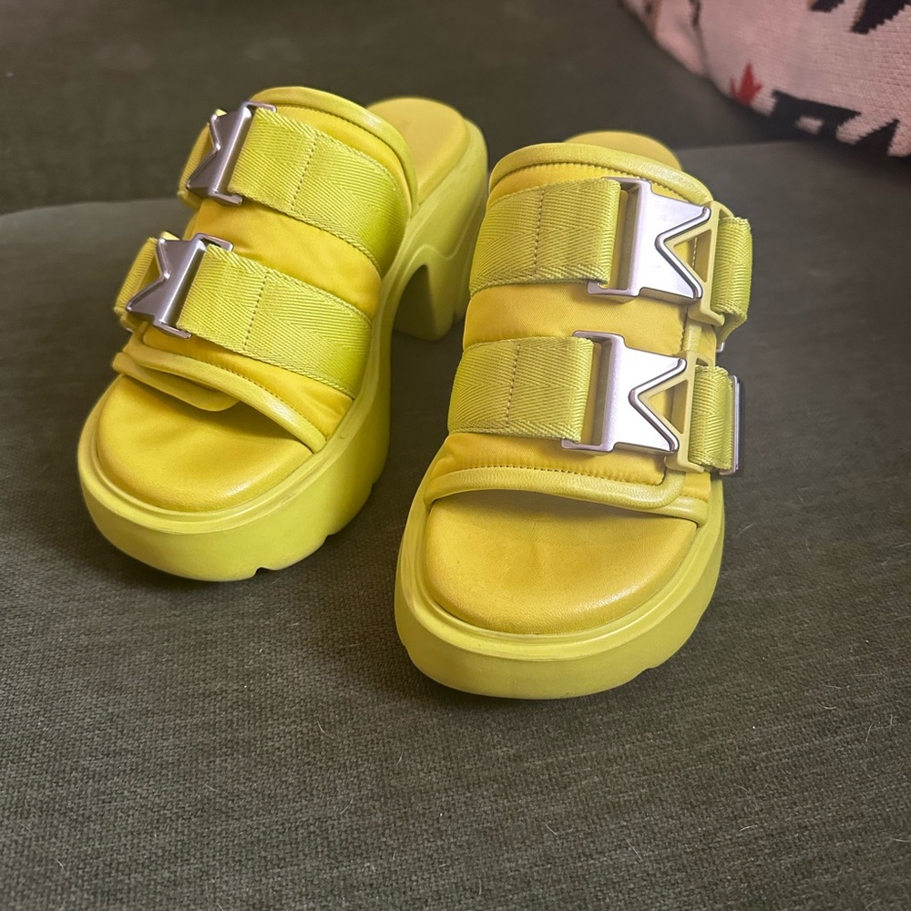 Bottega veneta nylon slides in lime green (EU 38)